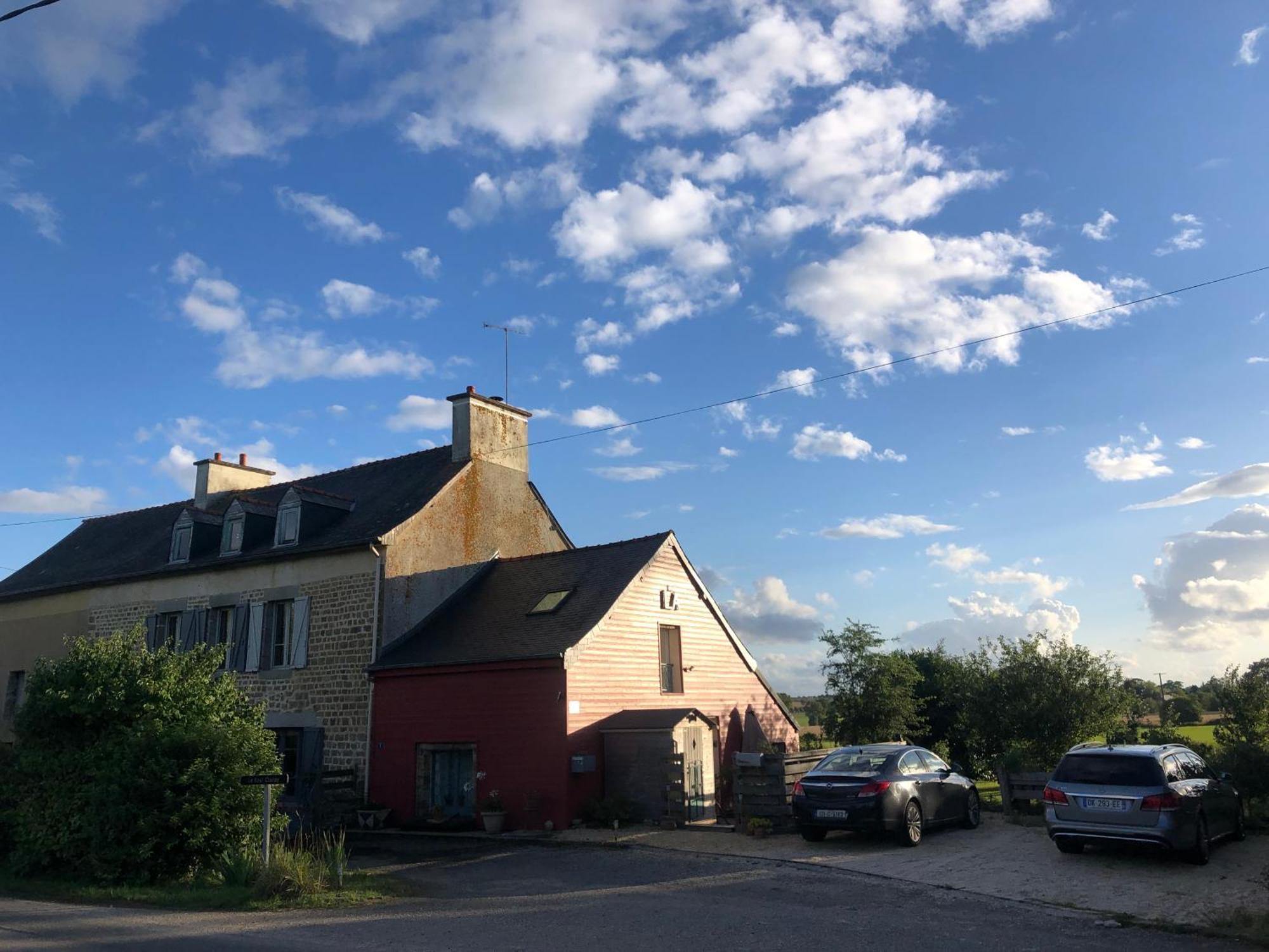 Gite La Maison La Saint-Aubin-d'Aubigne Eksteriør billede